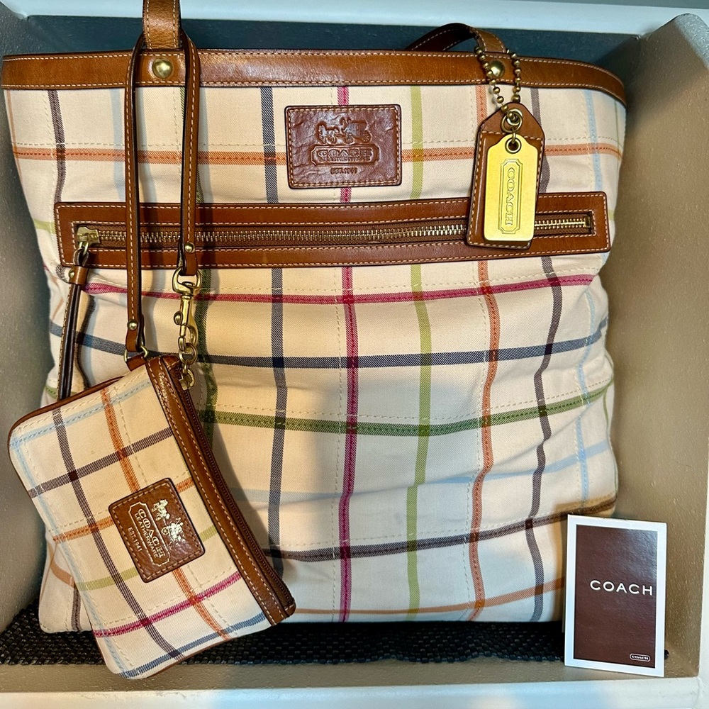 COACH TATTERSALL XL PLAID WEEKENDER TOTE and MATCHING WRISTLET - Picture 2 of 14